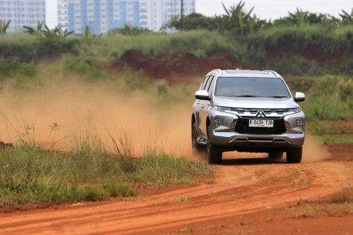 Kenapa Mobil Diesel Cocok buat Perjalanan Jauh dan Angkut Beban Berat?