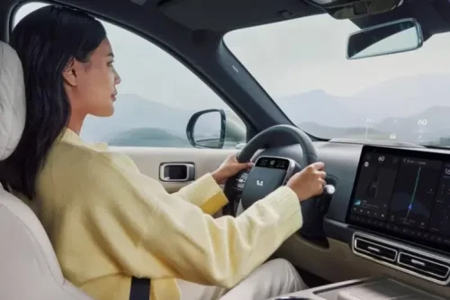 China Wajibkan Tombol Fisik di Mobil, Tak Boleh Serba Layar