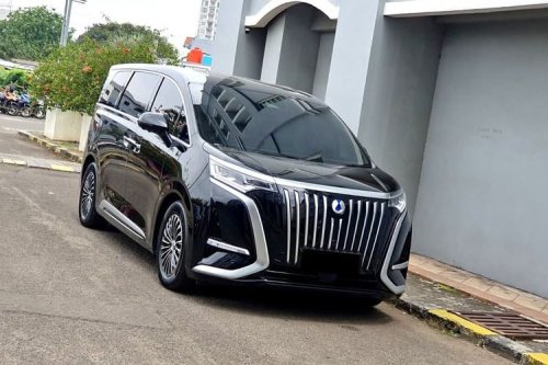 Setahun Pakai Denza D9: Ada Catatan Soal Jok Belakang dan Jarak Tempuh