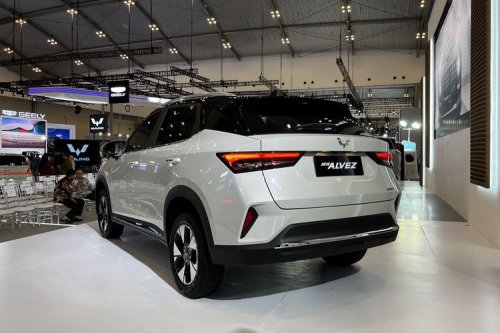 Wuling, Wuling Alvez Punya Wajah Baru, Meluncur di GJAW 2025