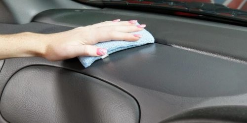 Hal yang Buat Retrim Dasbor Mobil Cepat Rusak