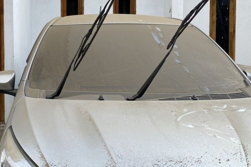 Mobil Hybrid dan Listrik Terkena Abu Vulkanik: Perhatikan Komponen Ini