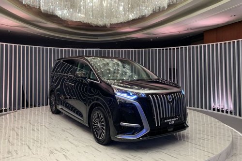 Denza D9 Sudah Terjual 800 Unit di Jawa Timur