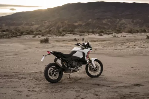Ducati, Ducati DesertX 2026: Evolusi Off-Road dengan Mesin V2 890 cc