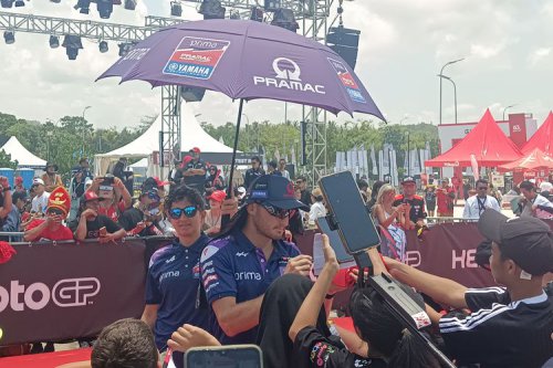 Keseruan MotoGP Hero Walk di Mandalika, Bertemu Pebalap Langsung