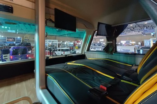 Bus Baru Karoseri Adiputro di GJAW 2025, Jetbus 5 Dream Coach XL