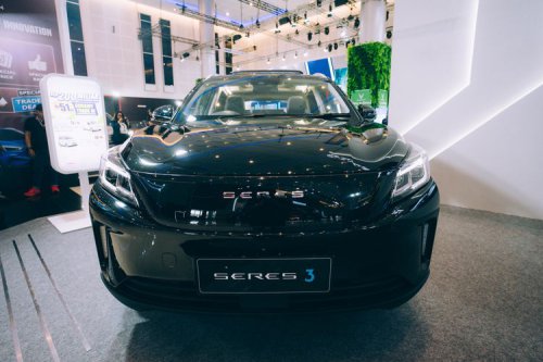 DFSK Super Cab dan SERES 3 Raih Penghargaan di IIMS Surabaya 2024