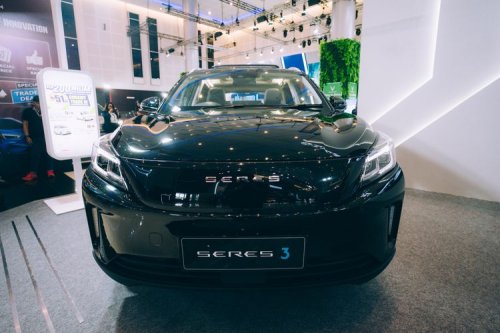 DFSK Super Cab dan SERES 3 Raih Penghargaan di IIMS Surabaya 2024