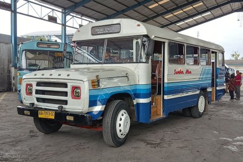 Dodge, Pengalaman Seru Naik Bus Vintage Dodge D Series di Kutoarjo