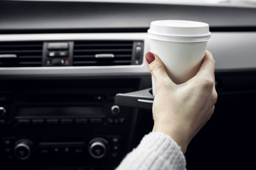 Benarkah Minum Kopi Bisa Hilangkan Kantuk Saat Nyetir?