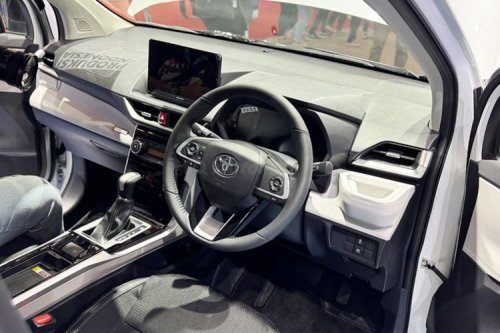 Total SPK Veloz Hybrid di Auto2000 Tembus 2.000 Unit