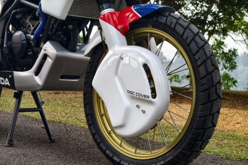Modifikasi Honda CB150R Jadi Pangrango: Adventure Tourer Mr Kuztom
