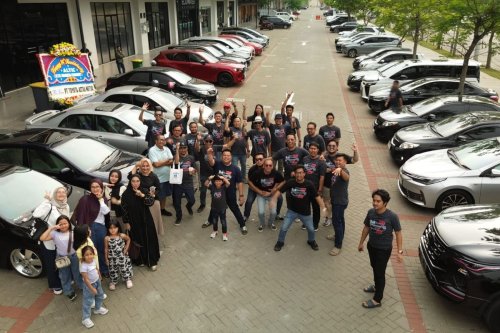 Rayakan Ulang Tahun ke-14, Pecinta Altis Gelar Car Meet Up Meriah