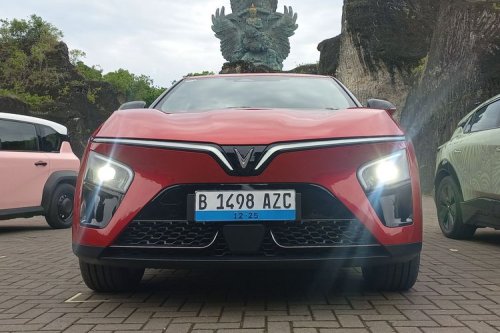 Spesifikasi VinFast VF 7, SUV Listrik Garang Bertenaga 349 HP