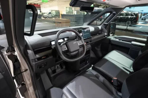 Kia PV7 Meluncur, Van Listrik dengan Ruang Kargo Besar