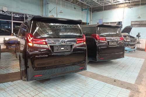 Pasar Mobil Listrik Turun, Alphard Tertekan oleh Denza D9