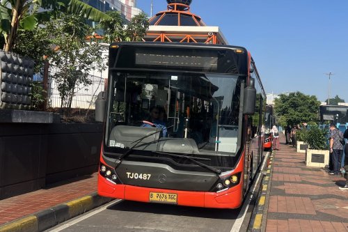 Tarif Transjakarta Blok M - Bandara Soetta Resmi Jadi Rp 15.000