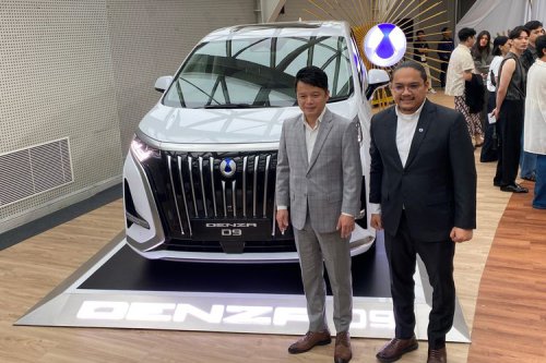 Denza Padukan Dunia Mode dengan Mobil Listrik Premium
