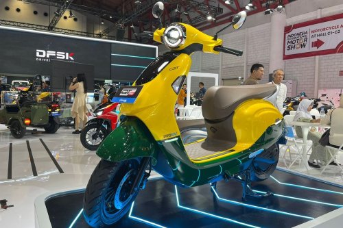 Indomobil Jelaskan Strategi Jualan Motor Listrik di Indonesia
