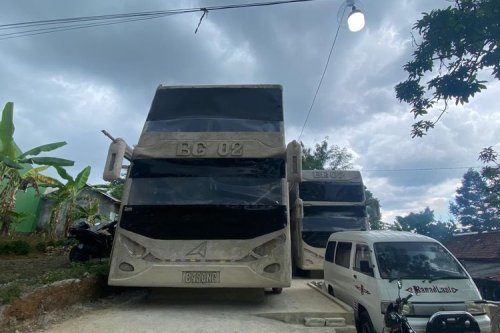PO Agra Mas Datangi Langsung Rumah Berbentuk Bus di Wonogiri