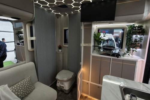 Modifikasi Toyota Hilux Rangga Motorhome dari Baze