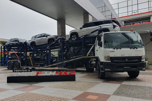 Mitsubishi Fuso Fighter X FM65F TH 4x2: Truk Tractor Head Andal