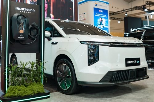 Pilihan MPV Mewah dengan Jarak Tempuh 570 Km