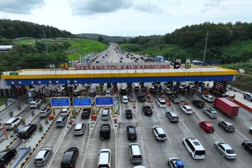 Mobil Bermasalah, Ini Aturan Berhenti Saat One Way di Jalan Tol