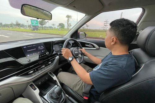 Viral Patwal Polisi Senggol Mobil di Tol Tomang, Ini Sikap Pengendara yang Aman