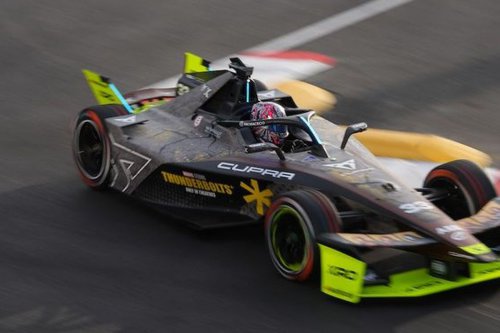 Kotornya Mobil Balap Formula E Usai Balapan di Sirkuit Ancol