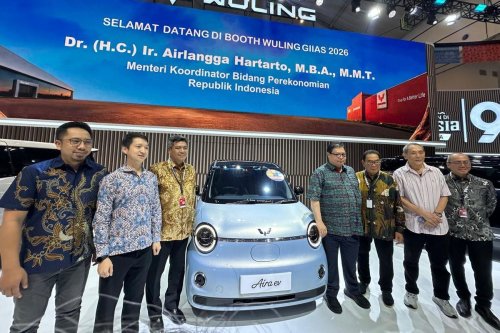 Menko Airlangga Komentari Desain dan Harga Wuling Aira EV