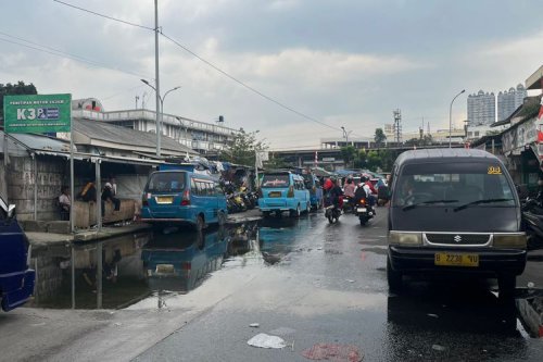 Etika Musim Hujan, Jangan Asal Terjang Genangan Air