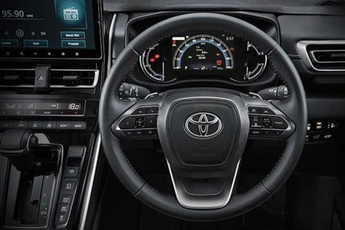 Toyota, Dari Indonesia, Toyota Zenix Hybrid Model 2025 Meluncur di Thailand