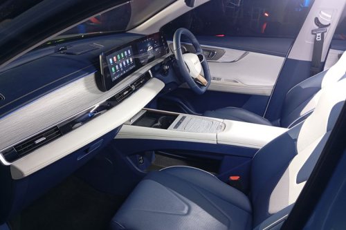 Komparasi Mobil Listrik Suzuki eVitara dengan Chery E5