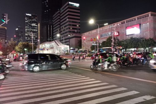 Iring-iringan Presiden Prabowo Berhenti di Lampu Merah, Netizen: Hal Sederhana yang Mewah