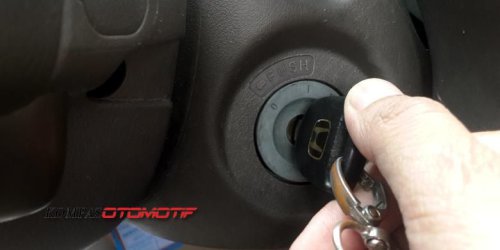 Jangan Tunggu Mogok, Ini Batas Aman Kesehatan Aki Mobil