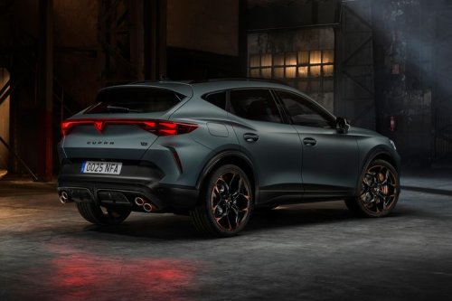 Intip Isi Garasi Lamine Yamal, dari Ferrari sampai Cupra Formentor