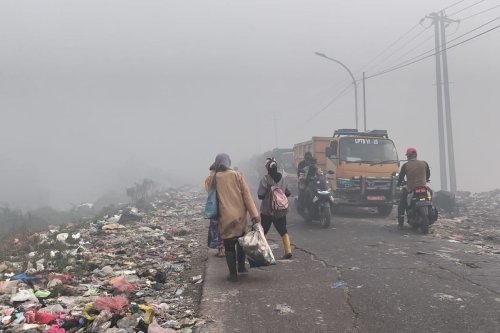 Melaju Aman di Tengah Asap Karhutla: Panduan Bagi Pengendara Motor