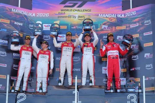 Sean Gelael Tembus Podium Race 1 GT World Challenge Asia 2026