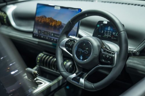 BYD, BYD Atto 3, Adu SUV Listrik Rp 500 Jutaan: Deepal S05 BEV Vs BYD Atto 3