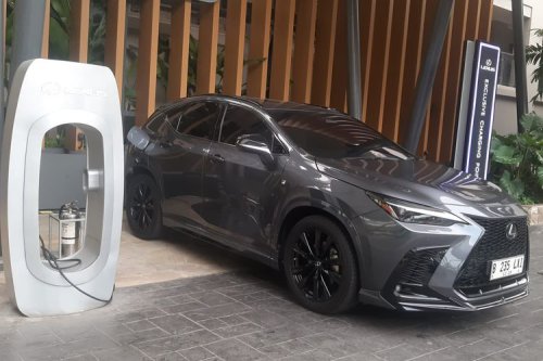 Lexus, Isi Daya Tanpa Repot, Pengalaman Pakai Lexus Exclusive Charging Point