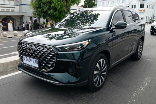 Duel SUV Hybrid Keluarga: Wuling Eksion PHEV vs Chery Tiggo 8 CSH
