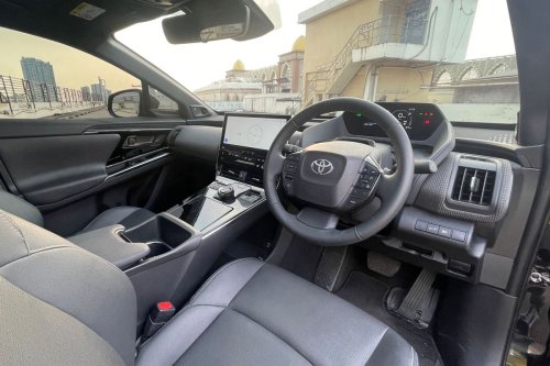 Tips Menjaga Interior Mobil Tetap Bersih dan Bebas Bau