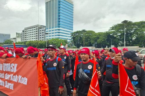 Demo Buruh Hari Ini, Mobil Baru di IIMS 2026