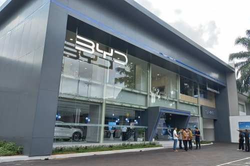 BYD, Pasar Kendaraan Listrik Diklaim Tumbuh, BYD Tambah Jaringan Diler di Jawa Barat