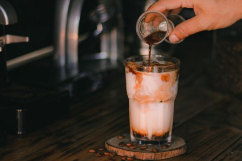 Minum Kopi di Bulan Puasa: Bantu Fokus atau Ganggu Kondisi Pengemudi?