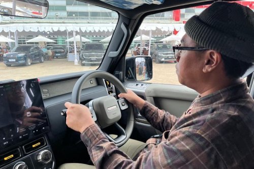 Komparasi iCar V23 dan GWM Tank 300 Hybrid di Segmen SUV Boxy