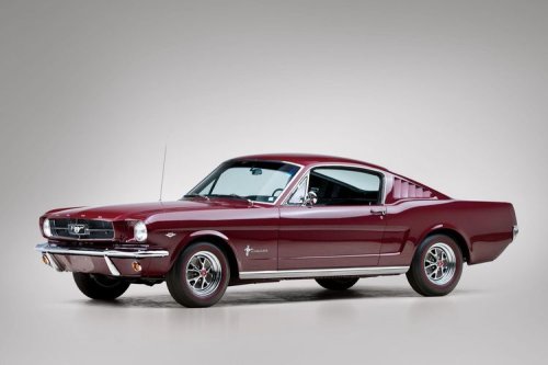 Ford, Ford Mustang, Asal-usul Nama Ford Mustang, Benarkah dari Kuda Liar?