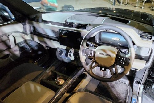Land Rover, Defender OCTA Meluncur, SUV Paling Bertenaga dari Land Rover