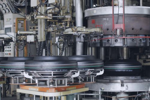 Dari Karet Sampai Siap Pakai, Begini Proses Produksi Ban Bridgestone